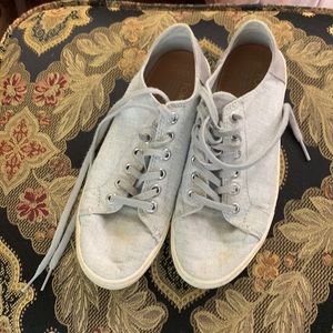 Tom sneakers